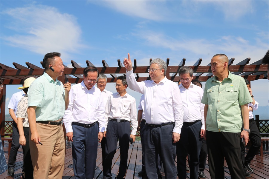 2024.06.23全國(guó)政協(xié)副主席、民盟中央常務(wù)副主席、中國(guó)科學(xué)院院士、清華大學(xué)副校長(zhǎng)王光謙蒞臨金徽股份視察.jpg