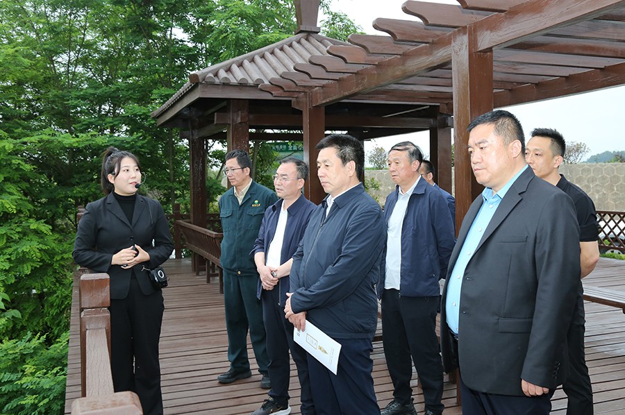 40-2023年6月，省生態(tài)環(huán)境廳副廳長(zhǎng)劉文璽蒞臨金徽股份調(diào)研.jpg