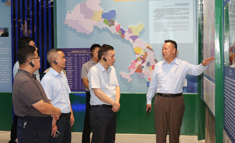 10.3-2022年08月，省科技廳副廳長(zhǎng)牛振明蒞臨金徽股份指導(dǎo)工作。.jpg
