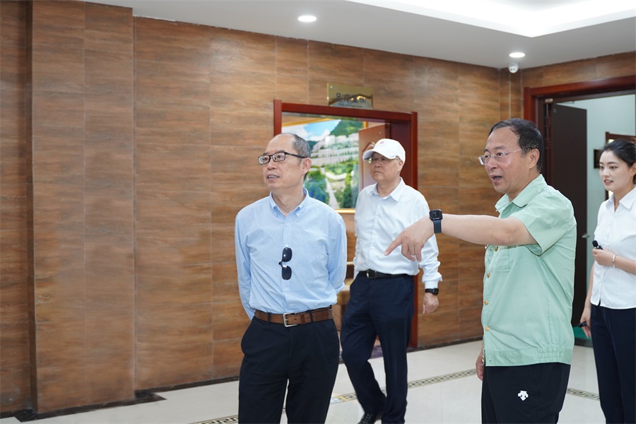 2024.06.23重慶市政協(xié)副主席、民盟市委會(huì)主委杜惠平蒞臨金徽股份調(diào)研.jpg