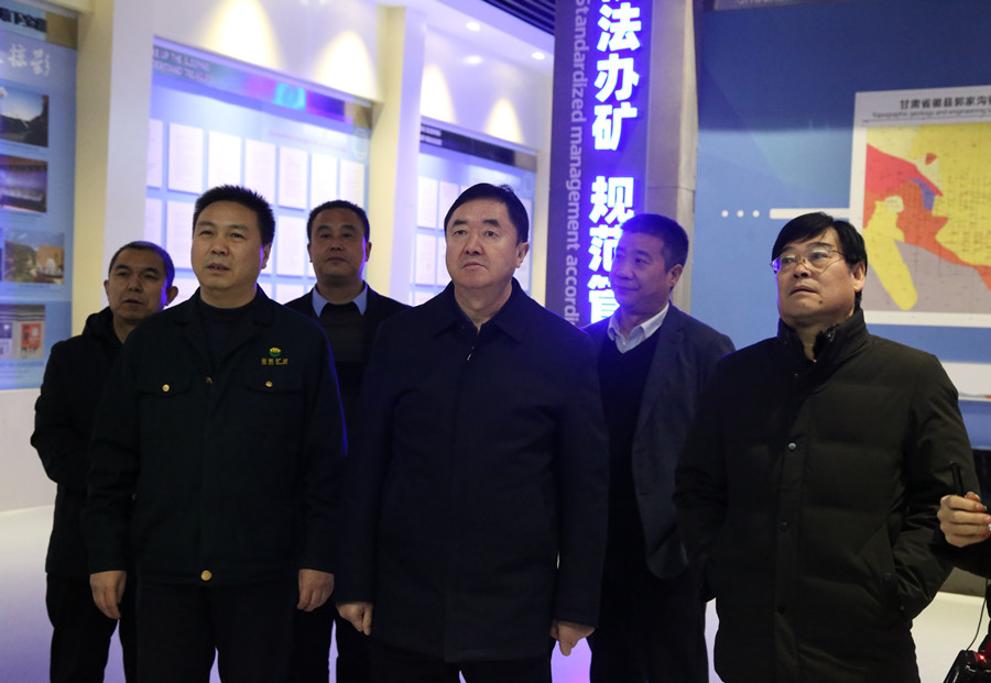 48-2020年12月，省林草局副局長(zhǎng)田葆華蒞臨公司調(diào)研林業(yè)資源管理及護(hù)林防火工作。.jpg