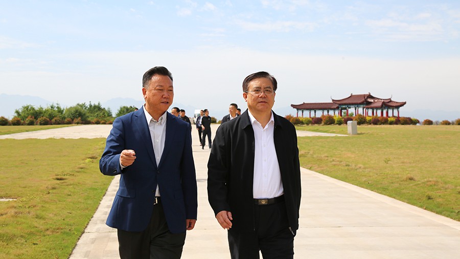 30-2021年5月，省人民檢察院黨組書記、檢察長(zhǎng)朱玉蒞臨金徽股份調(diào)研綠色礦山建設(shè)工作。.jpg